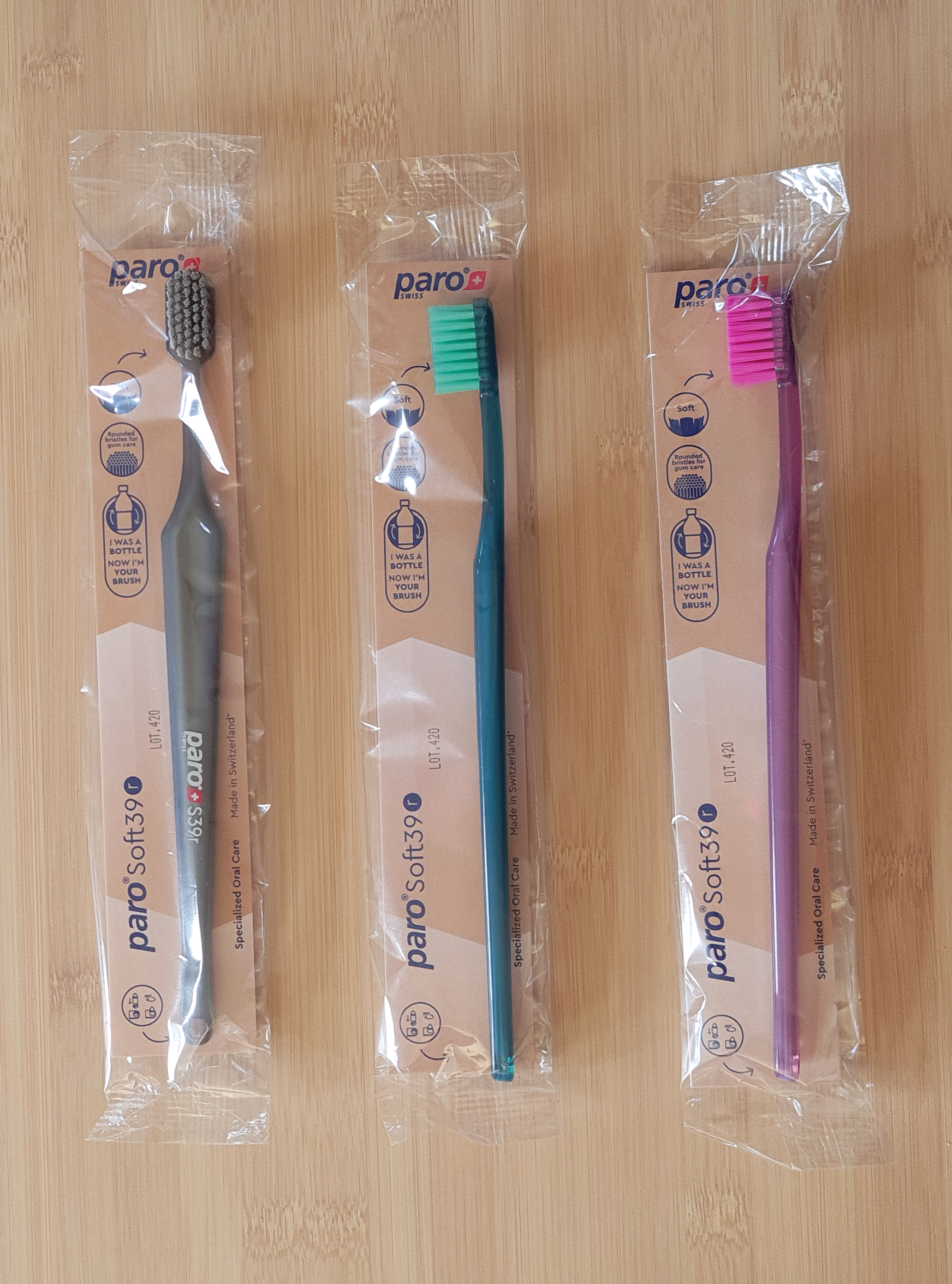 paro® soft 39r - Zahnbürste, soft, 5-reihig,  assortiert re-grey, re-blue, re-pink